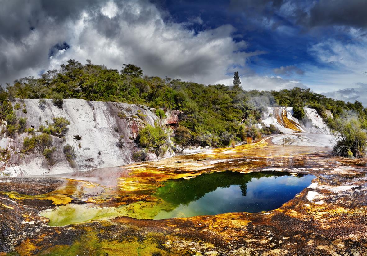 Orakei Korako Geyser and Thermal park