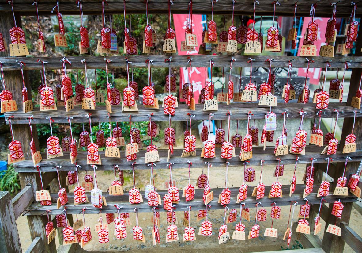 Prayer tokens on the trail